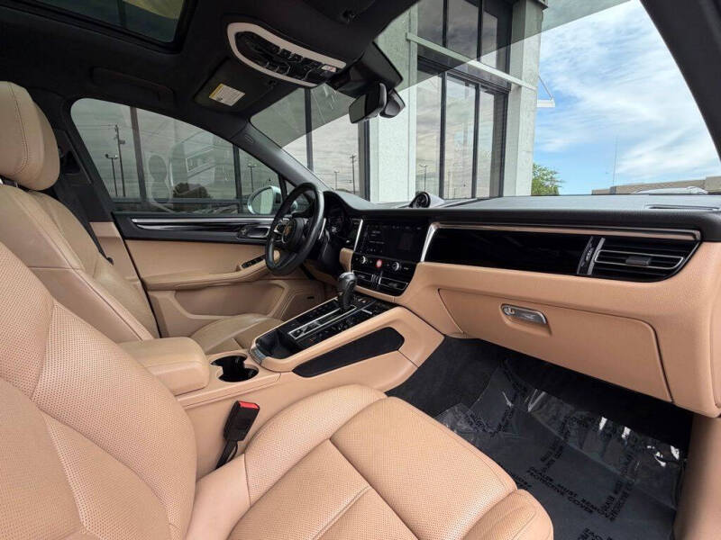 2022 Porsche Macan