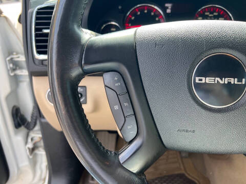 2011 GMC Acadia Denali