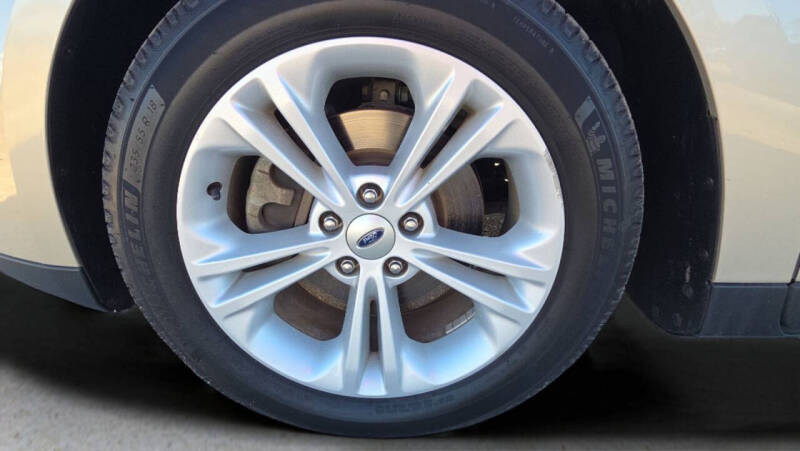 2018 Ford Taurus SE