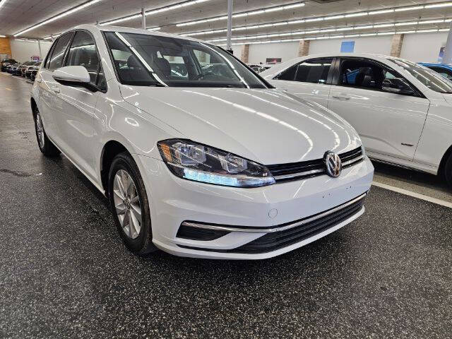 2019 Volkswagen Golf SE