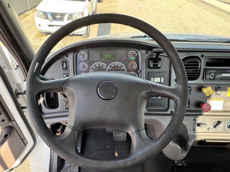 2017 Freightliner M2 106