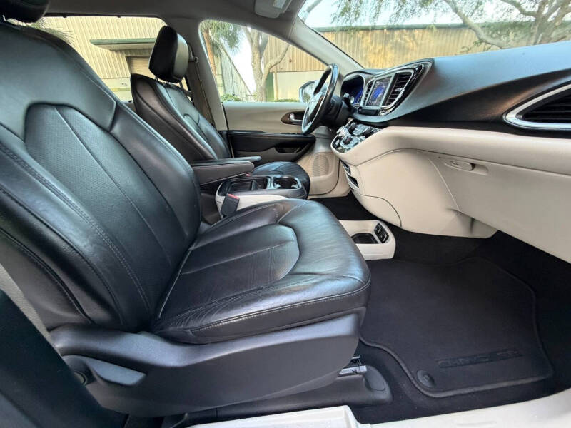 2018 Chrysler Pacifica Touring L