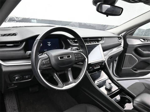 2022 Jeep Grand Cherokee L Laredo