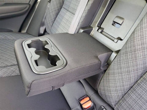 2025 Volvo XC60 B5 Core Dark Theme