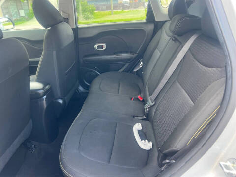 2015 Kia Soul +