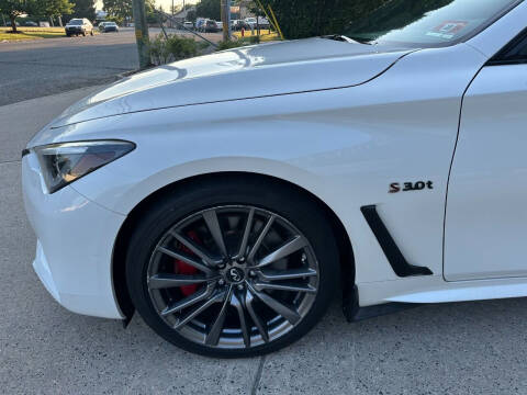 2017 Infiniti Q60 Red Sport 400