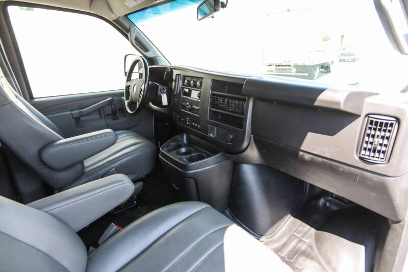 2023 Chevrolet Express 2500