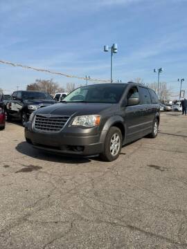 2010 Chrysler Town and Country for sale at R&R Car Company in Mount Clemens MI