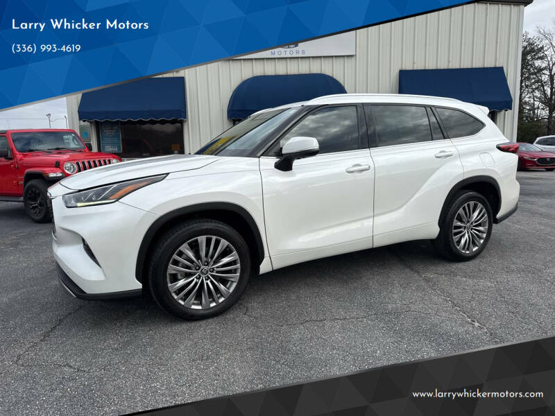 2021 Toyota Highlander Platinum's photo