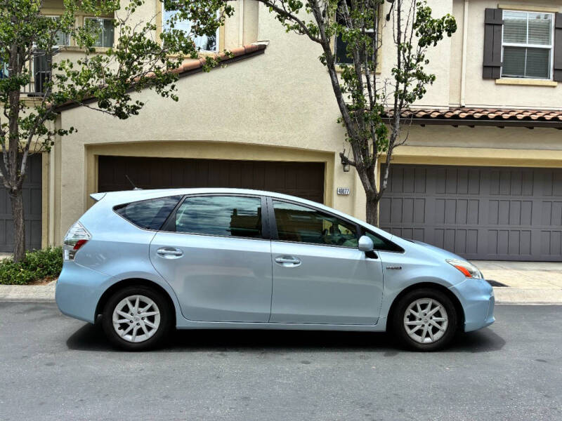 2014 Toyota Prius v Three