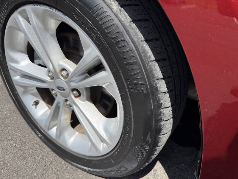 2017 Ford Taurus SEL