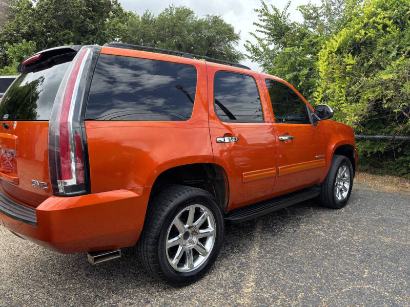 2011 GMC Yukon SLE