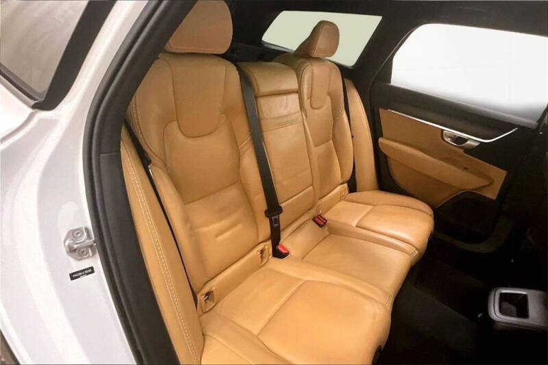 2020 Volvo V90 Cross Country T6