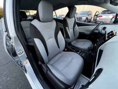 2022 Toyota Prius LE