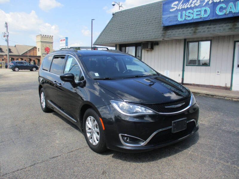 2017 Chrysler Pacifica Touring-L