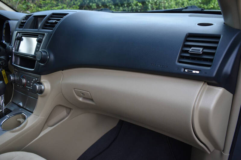 2013 Toyota Highlander Plus