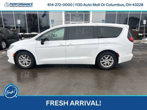 2024 Chrysler Voyager LX