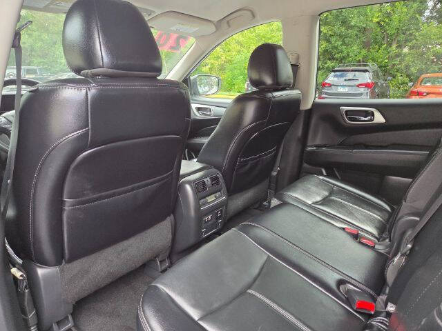 2020 Nissan Pathfinder SL