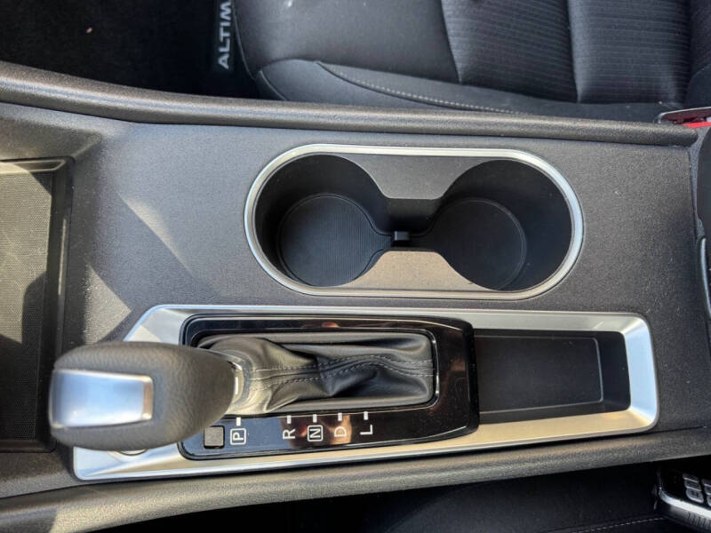 2022 Nissan Altima 2.5 SV