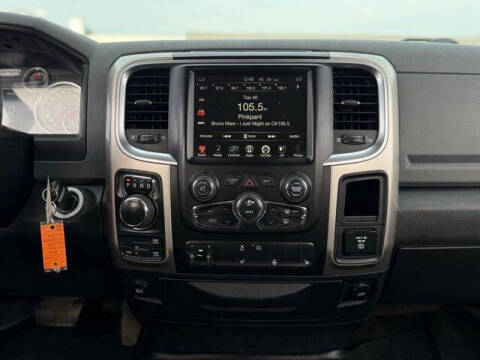 2017 RAM 1500 SLT