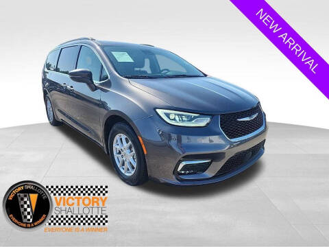 2022 Chrysler Pacifica Touring L Photo