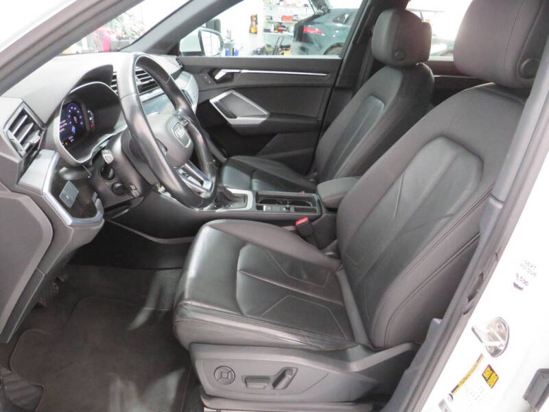 2021 Audi Q3 quattro Premium 40 TFSI