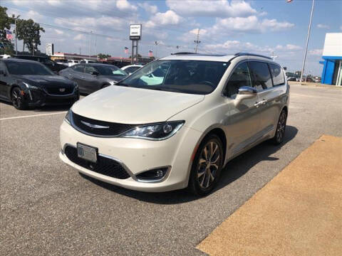 2017 Chrysler Pacifica for sale at Herman Jenkins Used Cars in Union City TN