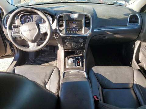 2016 Chrysler 300 Limited