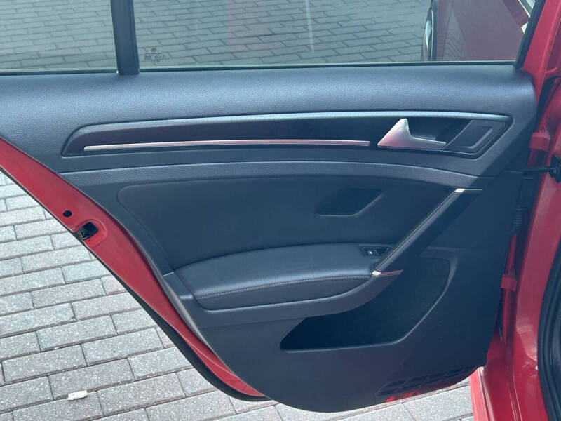 2015 Volkswagen Golf R 4Motion