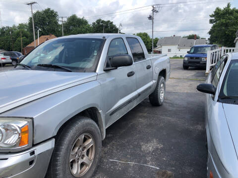 2005 Dodge Dakota for sale at Mike Hunter Auto Sales in Terre Haute IN