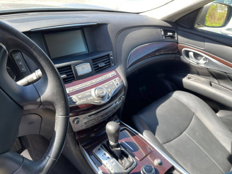 2013 Infiniti M37