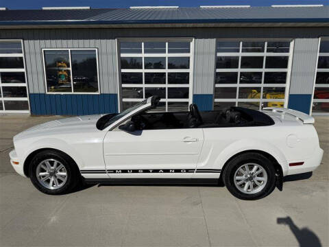 2006 Ford Mustang V6 Deluxe