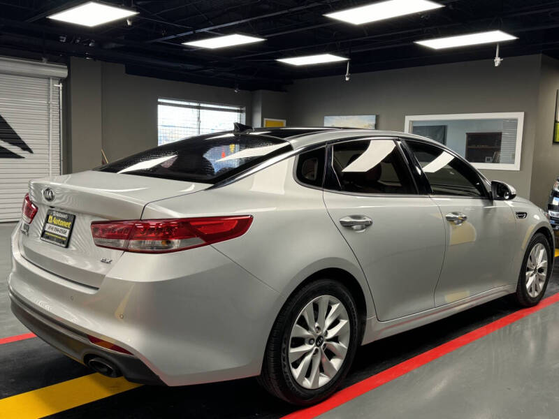 2016 Kia Optima EX photo 6