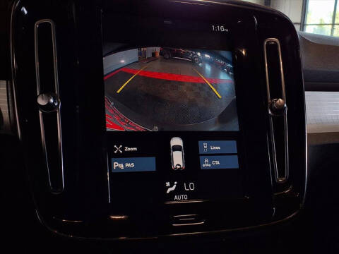 2021 Volvo XC40 T4 Momentum