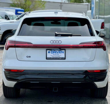 2024 Audi Q8 e-tron quattro Premium Plus