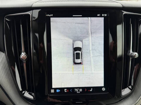 2024 Volvo XC60 B5 Plus Dark Theme