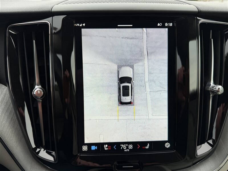 2024 Volvo XC60 B5 Plus Dark Theme