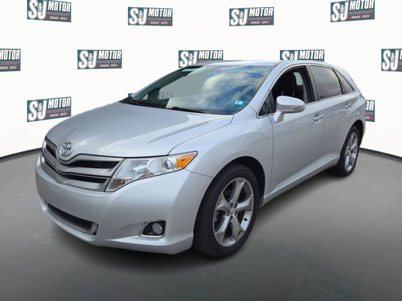 2014 Toyota Venza XLE's photo