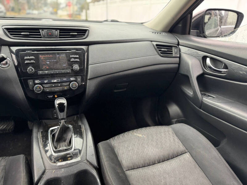 2017 Nissan Rogue SV