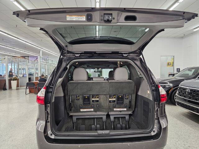 2017 Toyota Sienna XLE 7-Passenger