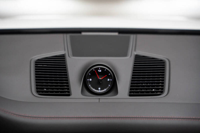 2022 Porsche Cayenne Platinum Edition