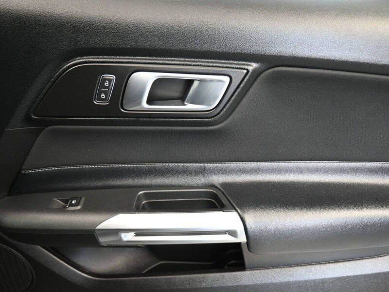 2021 Ford Mustang EcoBoost