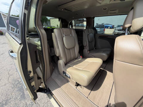 2012 Chrysler Town and Country Limited