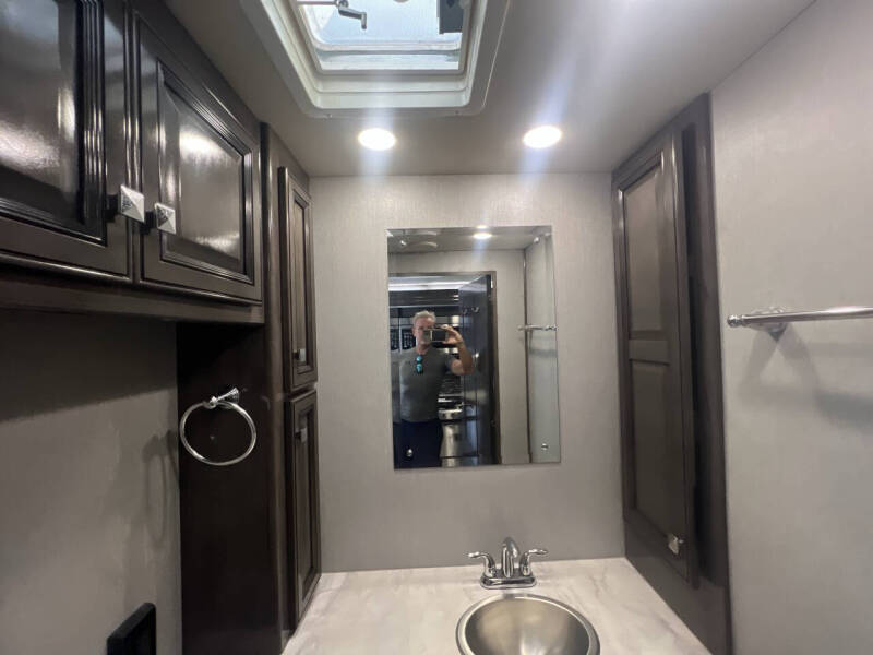 2020 Holiday Rambler Invicta