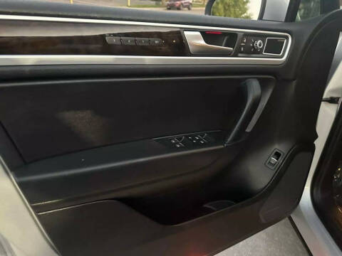 2014 Volkswagen Touareg V6 Executive