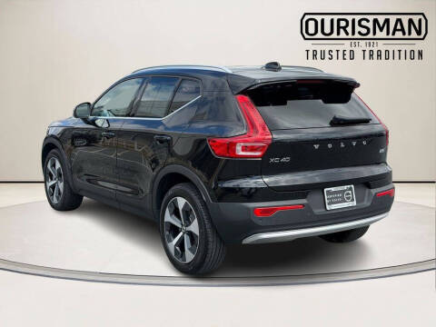 2023 Volvo XC40 B5 Plus Bright Theme