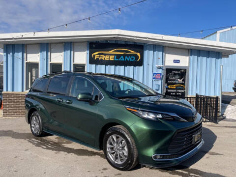2022 Toyota Sienna for sale at Freeland LLC in Waukesha WI
