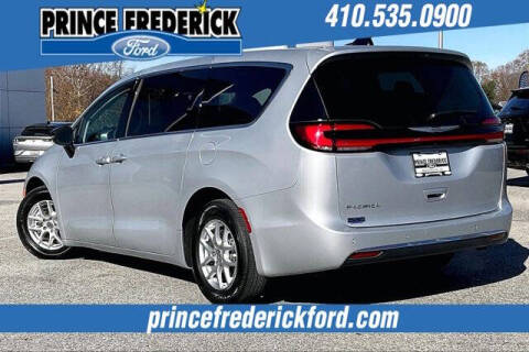 2024 Chrysler Pacifica Touring L