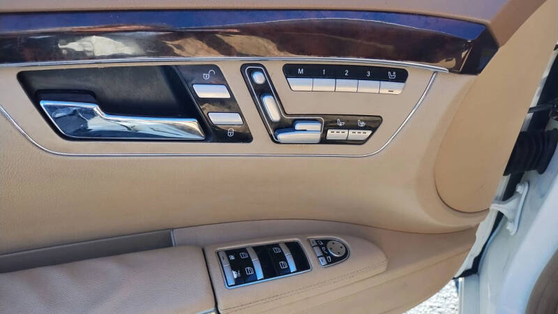 2011 Mercedes-Benz S-Class S 550