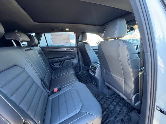 2026 Volkswagen Atlas Cross Sport SEL R-Line Black 4Motion